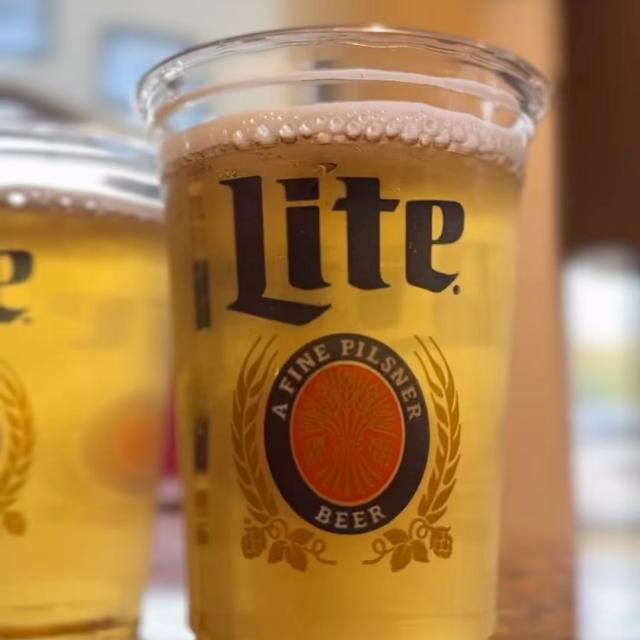 Happy Valentine’s Day from the beer that will never break your heart ❤️🍻❤️

#millerbrewingcompany #millerbeer #millerlite #brewery #beerlover